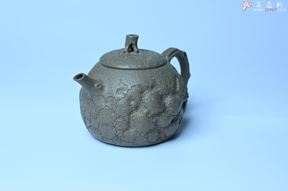 紫砂壶图片：紫砂壶特惠 特好老青段泥云松供春壶 茶人醉爱 - 紫砂壶信息网