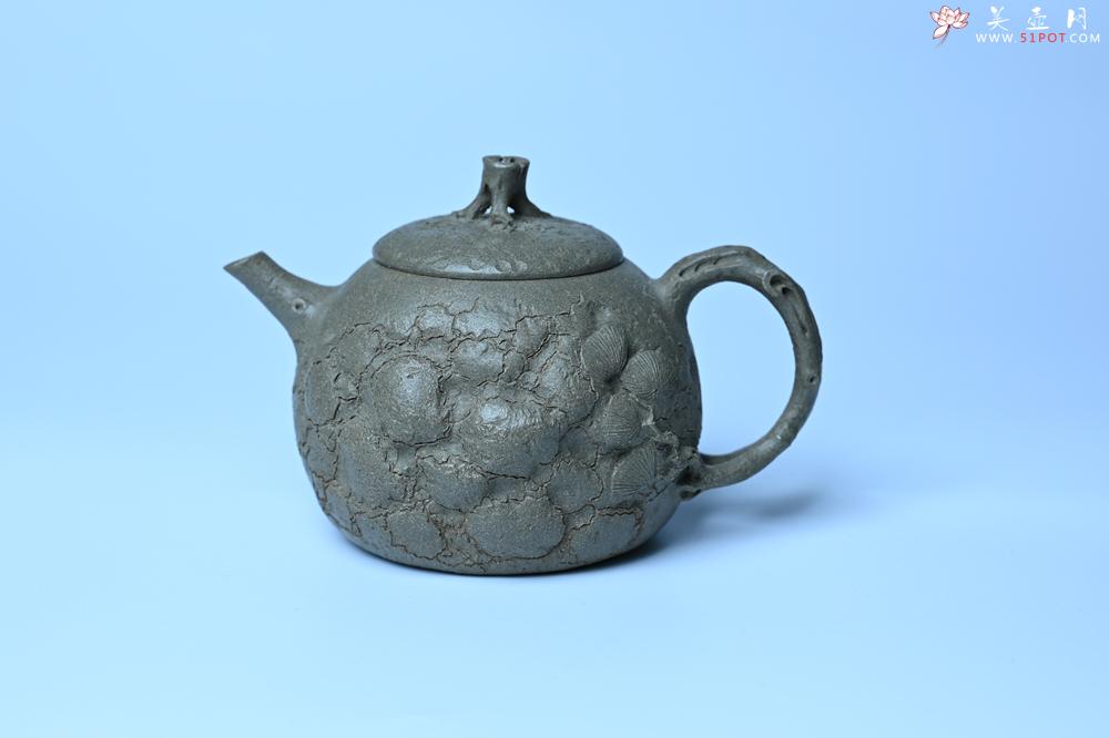 紫砂壶图片：紫砂壶特惠 特好老青段泥云松供春壶 茶人醉爱 - 紫砂壶信息网