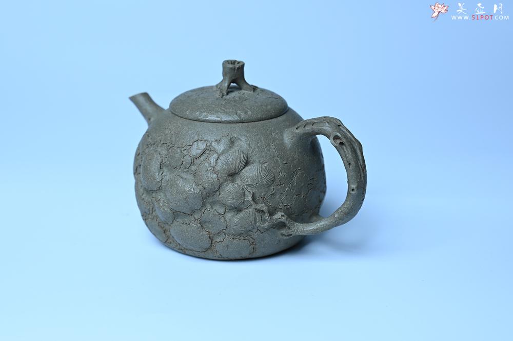 紫砂壶图片：紫砂壶特惠 特好老青段泥云松供春壶 茶人醉爱 - 紫砂壶信息网