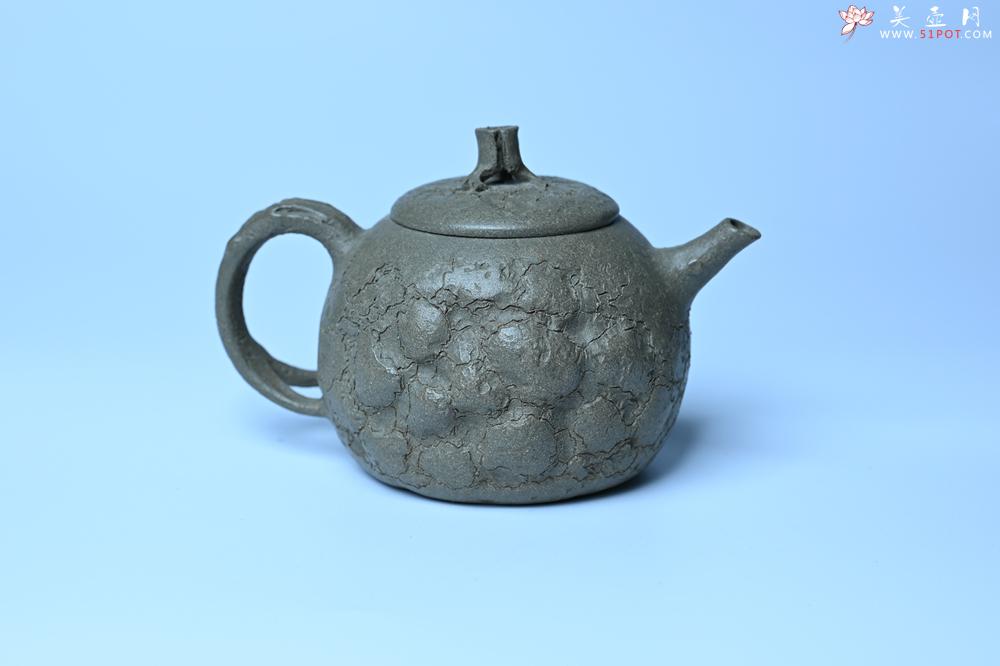 紫砂壶图片：紫砂壶特惠 特好老青段泥云松供春壶 茶人醉爱 - 紫砂壶信息网